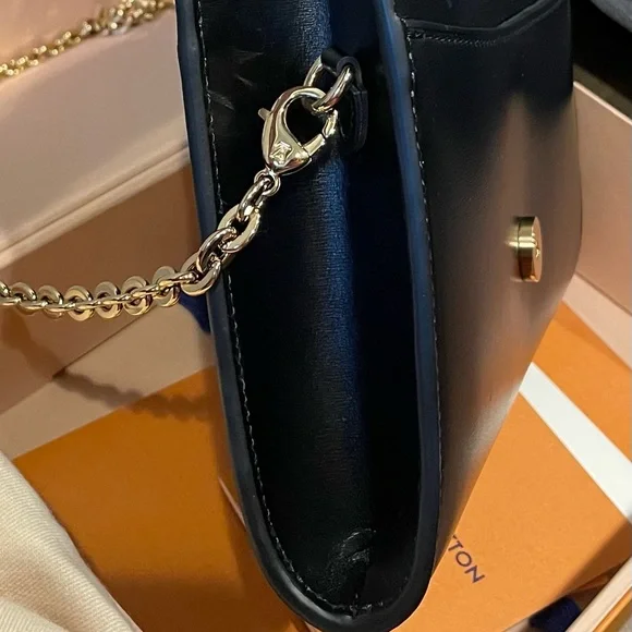 Louis Vuitton Louise Chain GM - Picture 8 of 15